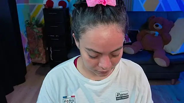 Cuttiealice online show from September 23, 2025, 12:08 pm