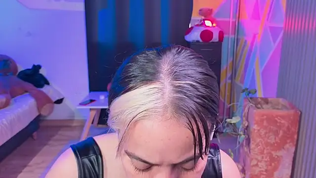 Cuttiealice online show from November 6, 2025, 12:39 pm