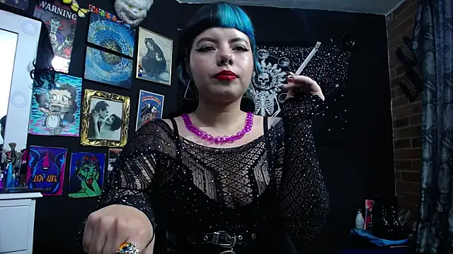 Snapshot of Yourmadame_P chatting on February 11, 2025, 8:42 pm Yourmadame P online show from February 11, 2025, 8:42 pm