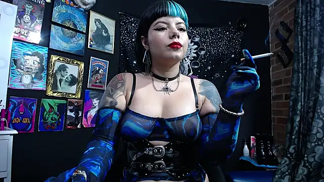 Snapshot of Yourmadame_P chatting on March 3, 2025, 7:28 pm Yourmadame P online show from March 3, 2025, 7:28 pm