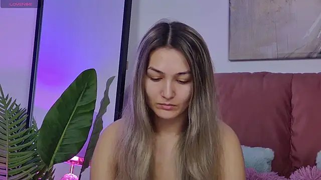 Snapshot of NicolLopeze chatting on November 17, 2025, 6:52 am NicolLopeze online show from November 17, 2025, 6:52 am