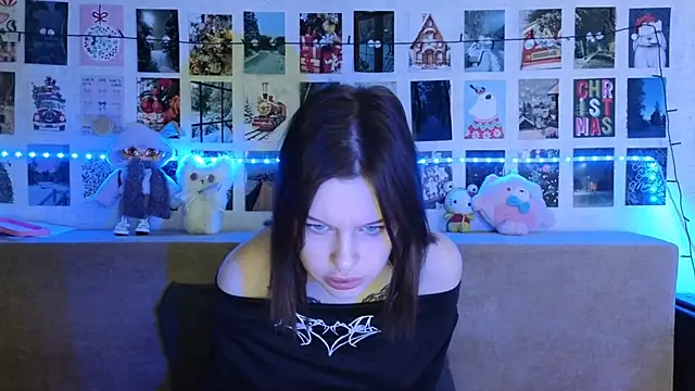 Snapshot of LisaDenvinn chatting on January 17, 2025, 5:53 am LisaDenvinn online show from January 17, 2025, 5:53 am