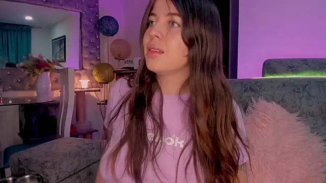 zoe kittylove online show from November 4, 2025, 4:11 am