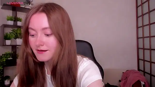 Snapshot of KateCuddle chatting on April 10, 2026, 2:39 am KateCuddle online show from April 10, 2026, 2:39 am