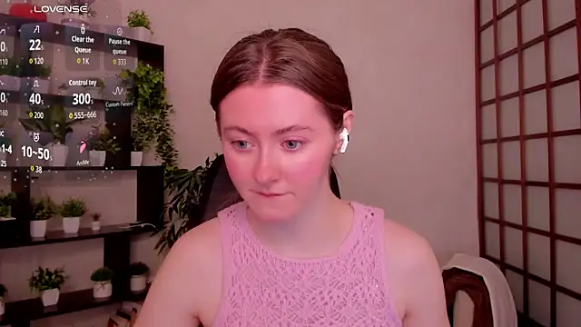 Snapshot of KateCuddle chatting on April 23, 2026, 2:46 am KateCuddle online show from April 23, 2026, 2:46 am