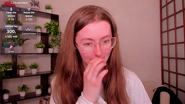 Snapshot of KateCuddle chatting on May 13, 2026, 1:58 am KateCuddle online show from May 13, 2026, 1:58 am