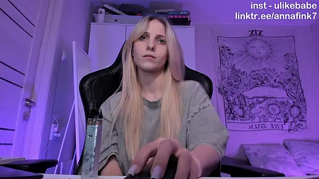 Anna Fink online show from October 5, 2025, 9:34 pm