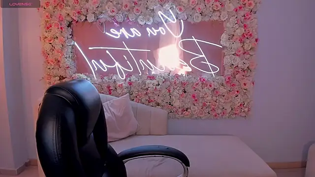 KendraClarkX online show from April 2, 2026, 2:42 am