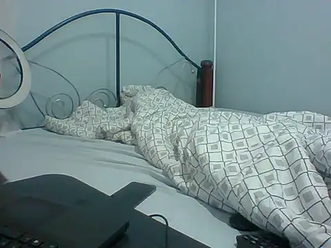 Snapshot of Eminent_Ride chatting on October 17, 2025, 1:09 am Eminent Ride online show from October 17, 2025, 1:09 am