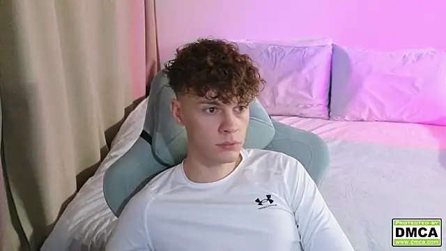 cute thomas online show from October 18, 2025, 7:25 pm