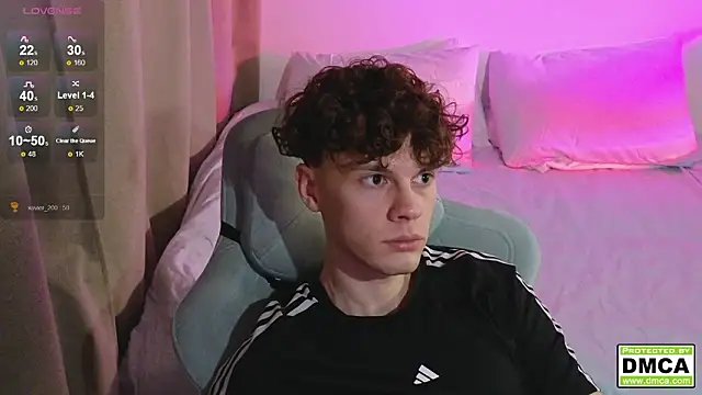 cute thomas online show from March 9, 2026, 7:29 pm