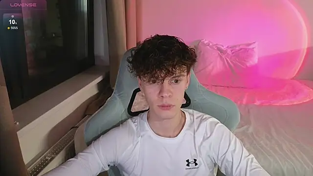 Snapshot of cute_thomas chatting on May 6, 2026, 6:57 pm cute thomas online show from May 6, 2026, 6:57 pm