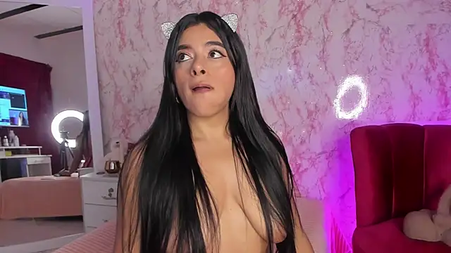 SophiieWilson  online show from October 14, 2025, 3:40 am