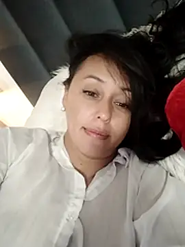 Snapshot of SaharaGarcia__ chatting on June 19, 2026, 10:46 pm SaharaGarcia online show from June 19, 2026, 10:46 pm
