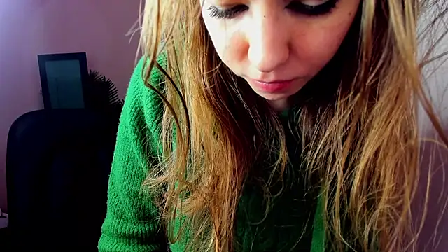 Snapshot of Persephoni chatting on December 14, 2024, 4:31 pm Persephoni online show from December 14, 2024, 4:31 pm