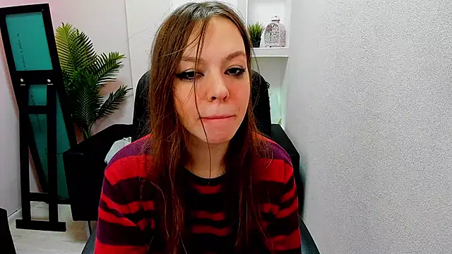 Snapshot of Persephoni chatting on December 23, 2024, 10:10 am Persephoni online show from December 23, 2024, 10:10 am