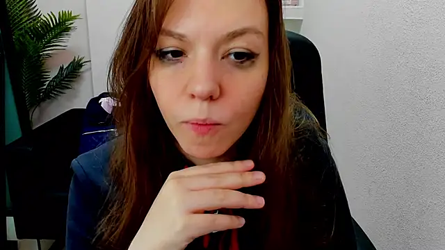Snapshot of Persephoni chatting on January 9, 2025, 5:23 am Persephoni online show from January 9, 2025, 5:23 am