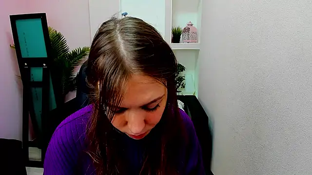Snapshot of Persephoni chatting on February 3, 2025, 8:35 am Persephoni online show from February 3, 2025, 8:35 am