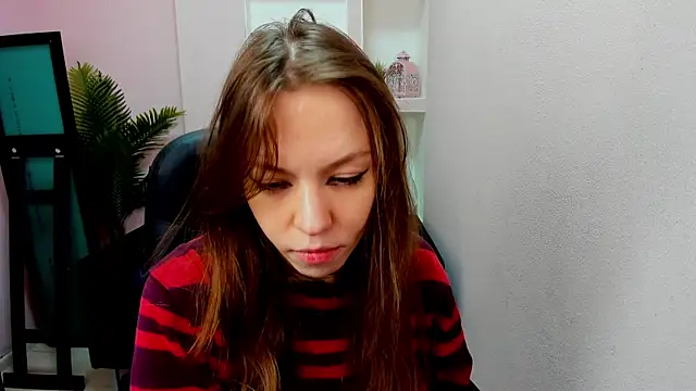 Snapshot of Persephoni chatting on February 21, 2025, 5:56 am Persephoni online show from February 21, 2025, 5:56 am