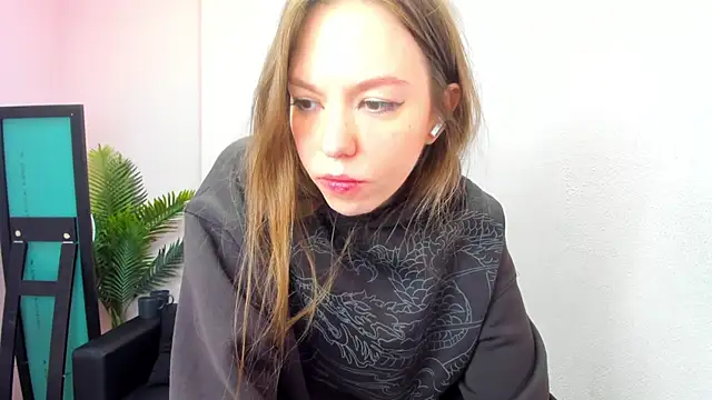 Snapshot of Persephoni chatting on March 1, 2025, 1:40 pm Persephoni online show from March 1, 2025, 1:40 pm