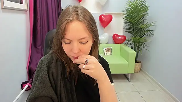 Snapshot of Persephoni chatting on February 13, 2026, 11:56 pm Persephoni online show from February 13, 2026, 11:56 pm