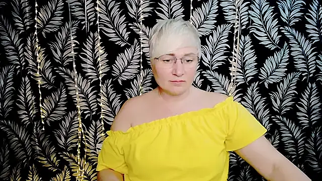 Olivia playful online show from May 11, 2026, 4:04 pm