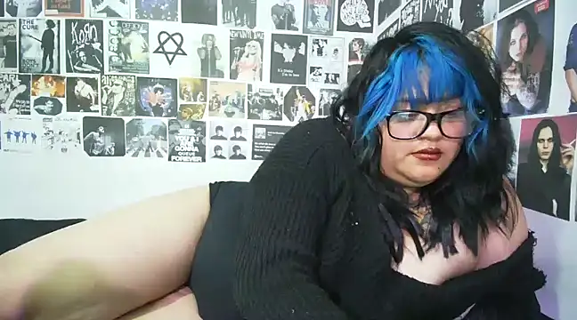 BonnieStardust online show from January 4, 2025, 9:43 am