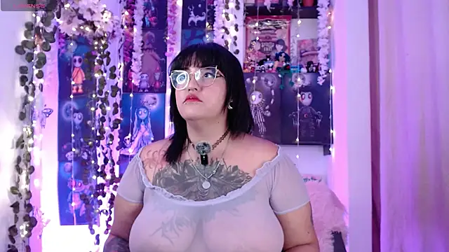  Ali Brinck  online show from January 14, 2025, 11:58 pm