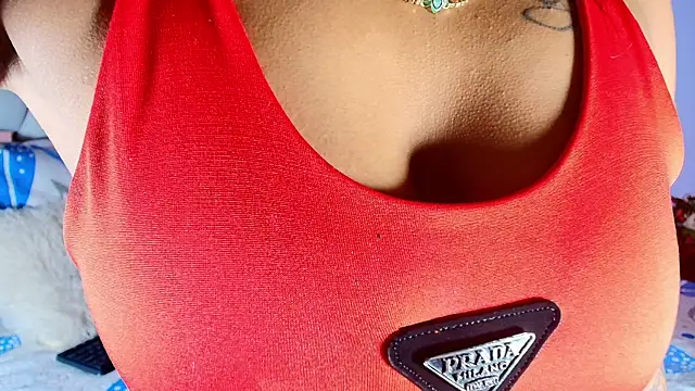 Snapshot of Julieth_Rossi chatting on September 18, 2025, 10:01 pm Julieth Rossi online show from September 18, 2025, 10:01 pm