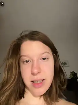 Snapshot of kimczii chatting on December 30, 2024, 10:32 am kimczii online show from December 30, 2024, 10:32 am