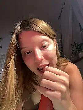 Snapshot of kimczii chatting on March 20, 2025, 12:11 pm kimczii online show from March 20, 2025, 12:11 pm