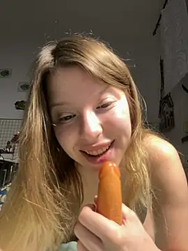 kimczii online show from April 27, 2026, 6:22 am