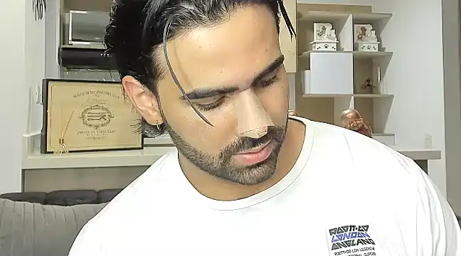 BradleySmithx online show from December 20, 2024, 1:03 am