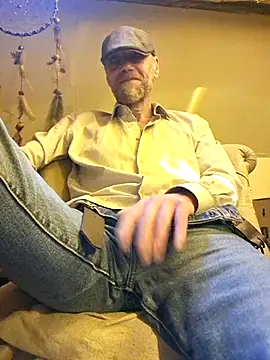 Snapshot of eddouxxx78 chatting on April 1, 2026, 1:41 pm eddouxxx78 online show from April 1, 2026, 1:41 pm