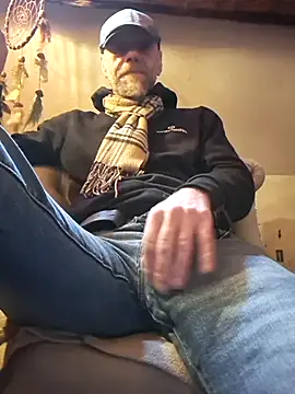 Snapshot of eddouxxx78 chatting on April 2, 2026, 8:56 am eddouxxx78 online show from April 2, 2026, 8:56 am