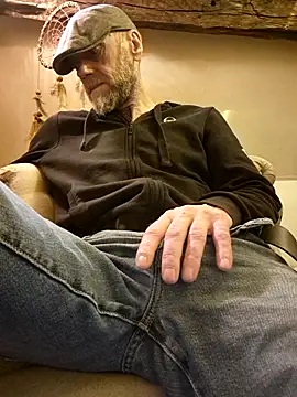 Snapshot of eddouxxx78 chatting on April 12, 2026, 5:40 pm eddouxxx78 online show from April 12, 2026, 5:40 pm