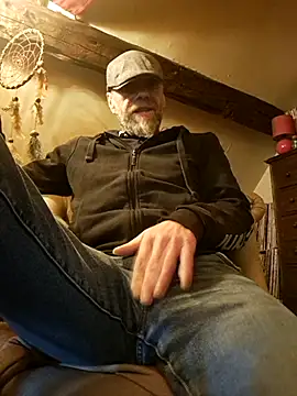 Snapshot of eddouxxx78 chatting on April 29, 2026, 7:01 am eddouxxx78 online show from April 29, 2026, 7:01 am