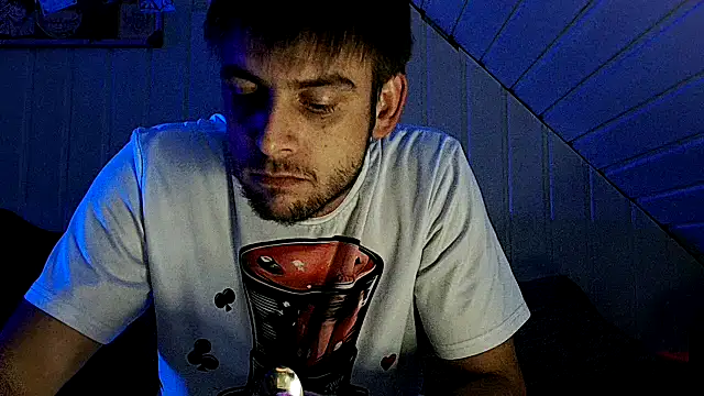 Snapshot of Youngtimer_1997 chatting on October 21, 2025, 6:52 pm Youngtimer 1997 online show from October 21, 2025, 6:52 pm