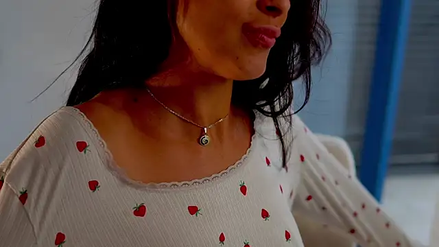 Snapshot of anabelcurvy chatting on October 13, 2025, 7:19 am anabelcurvy online show from October 13, 2025, 7:19 am