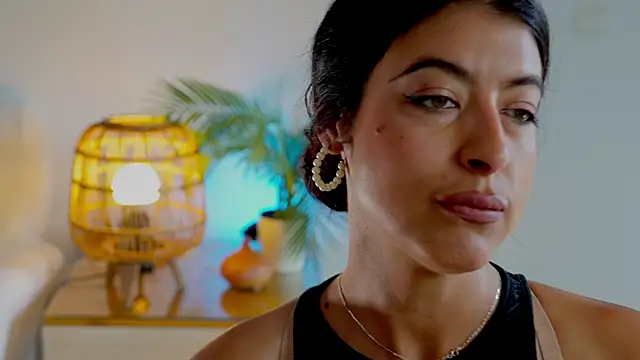 Snapshot of anabelcurvy chatting on October 15, 2025, 1:44 pm anabelcurvy online show from October 15, 2025, 1:44 pm