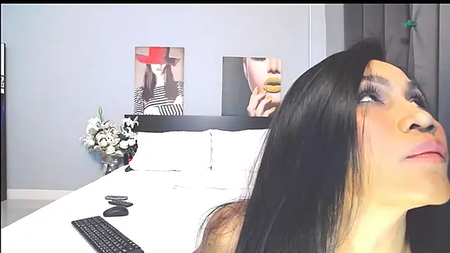 Hotbeebee online show from March 11, 2025, 1:26 am