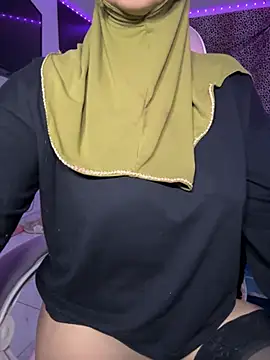 Snapshot of Jameela chatting on April 14, 2026, 1:11 am Jameela online show from April 14, 2026, 1:11 am