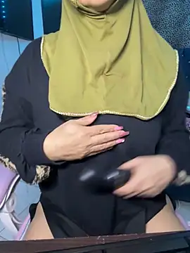 Snapshot of Jameela chatting on May 5, 2026, 1:46 am Jameela online show from May 5, 2026, 1:46 am