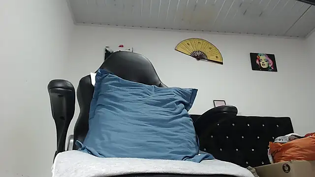 pamelabigcock69 online show from May 31, 2026, 8:10 pm