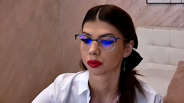 Snapshot of Sierra_Halle chatting on December 15, 2024, 11:23 am Sierra Halle online show from December 15, 2024, 11:23 am