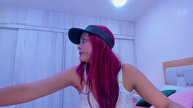 paola rodriguez online show from December 19, 2024, 7:51 pm