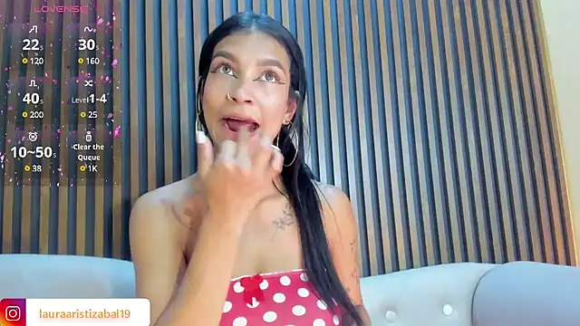 Snapshot of LauraAristizabal chatting on February 1, 2025, 7:44 pm LauraAristizabal online show from February 1, 2025, 7:44 pm