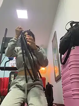 Snapshot of LauraAristizabal chatting on February 21, 2025, 6:59 pm LauraAristizabal online show from February 21, 2025, 6:59 pm