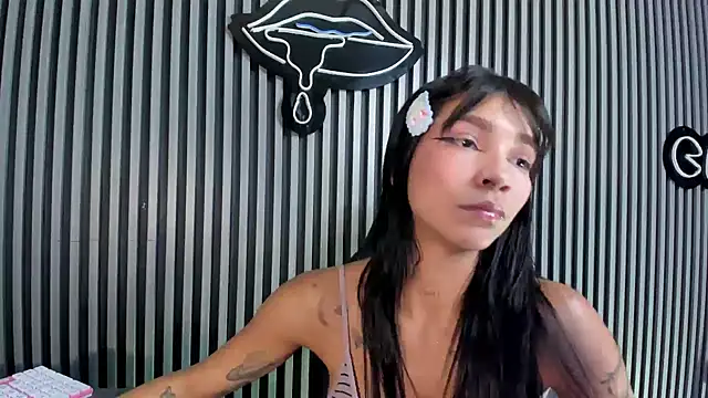 Snapshot of LauraAristizabal chatting on February 26, 2025, 4:14 pm LauraAristizabal online show from February 26, 2025, 4:14 pm