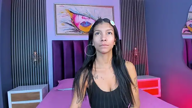 Snapshot of LauraAristizabal chatting on March 11, 2025, 12:50 pm LauraAristizabal online show from March 11, 2025, 12:50 pm